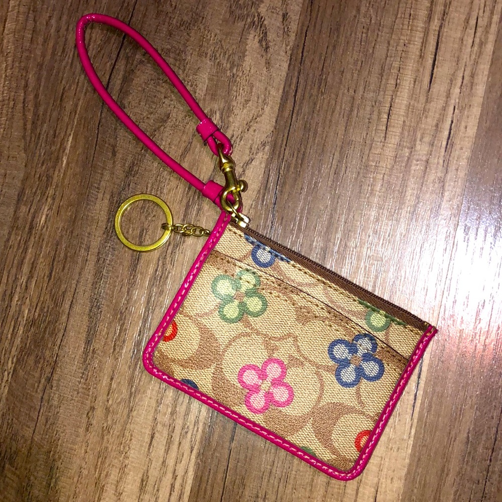 Coach card ID holder, wristlet. Good condition. zipper, ID holder, and pocket.